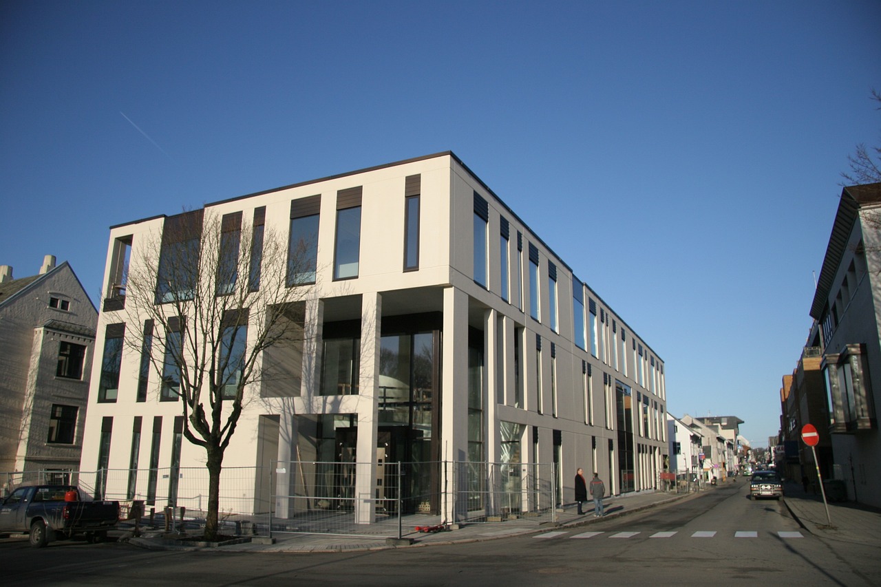 pixabay-the-courthouse-in-haugesund-97070_1280